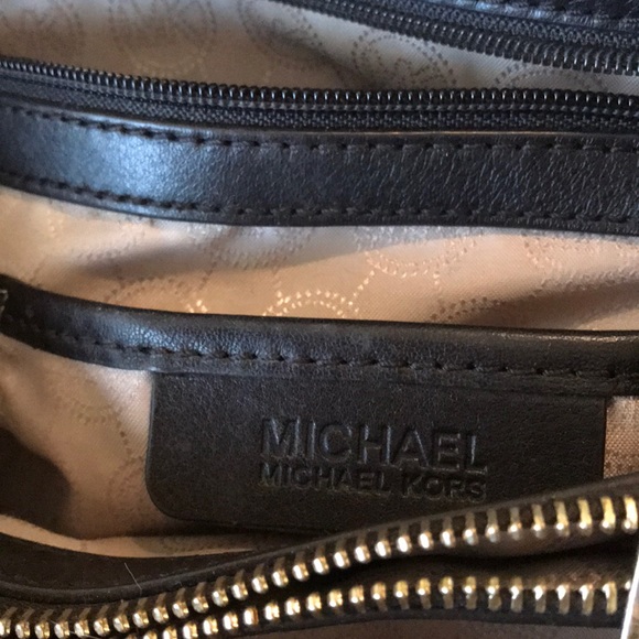 MK Handbag - Picture 7 of 8